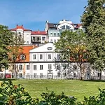 Luxury In Old Town And Parking
