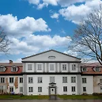 Luxury In Old Town And Parking