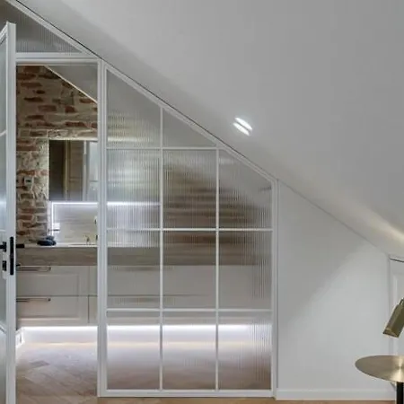 Luxury In Old Town And Parking *