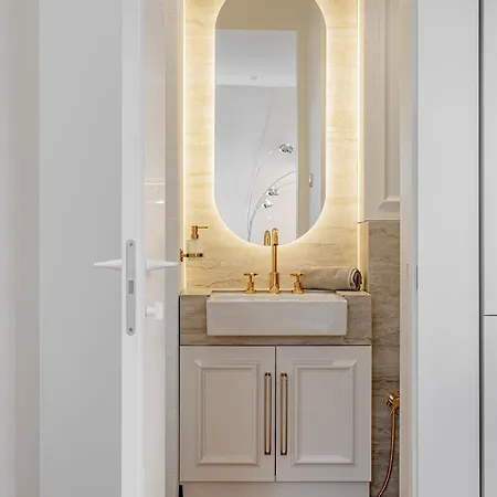 Luxury In Old Town And Parking *