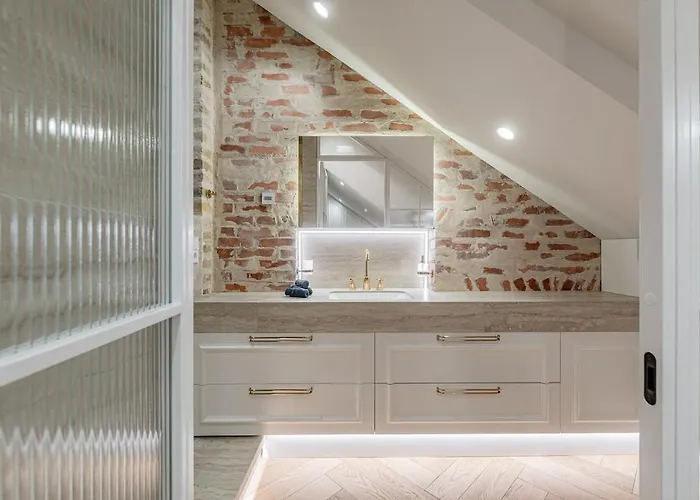 公寓 Luxury In Old Town And Parking