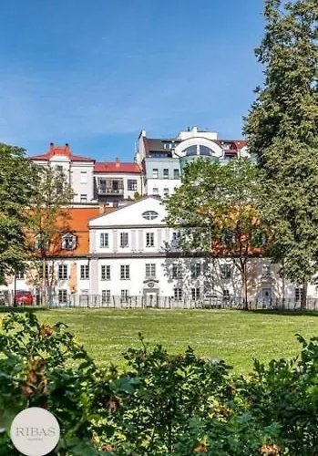 Luxury In Old Town And Parking