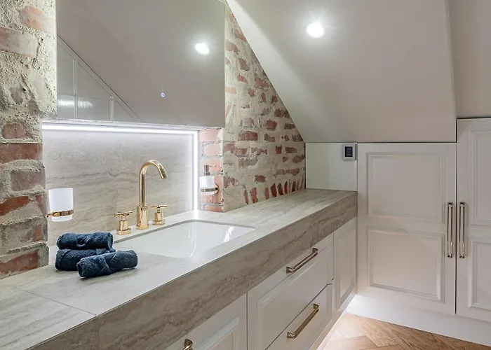 Luxury In Old Town And Parking شقة