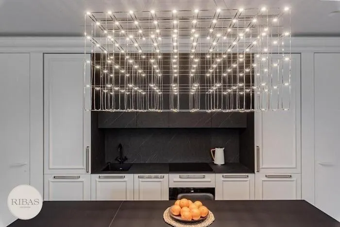 Luxury In Old Town And Parking