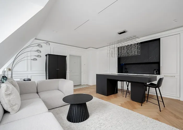 Luxury In Old Town And Parking شقة *