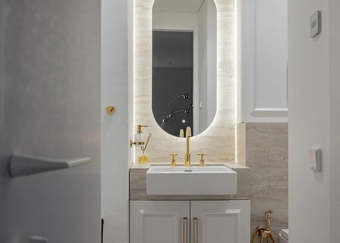 Luxury In Old Town And Parking