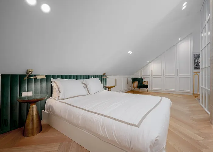 Luxury In Old Town And Parking