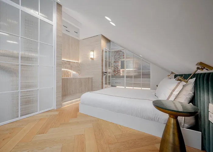 Luxury In Old Town And Parking Apartman *